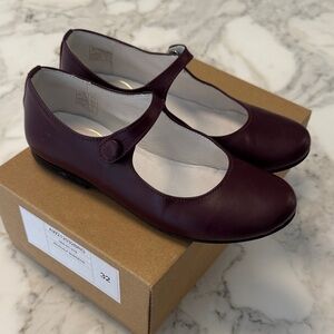 Pepa London Girls Mary Jane Dress Shoes in Burgundy